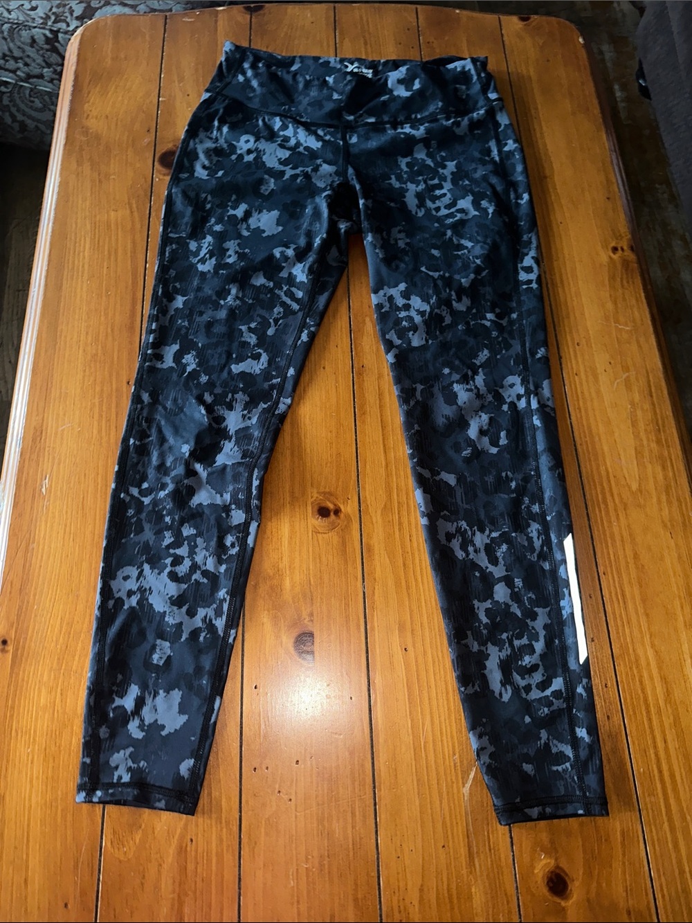 Old Navy Black & Gray Camo High-Waist Leggings